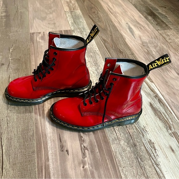 Vtg Doc Martens 1460 Made in England Air Wair Red Patent Leather Boots US Size 8 - Picture 8 of 16